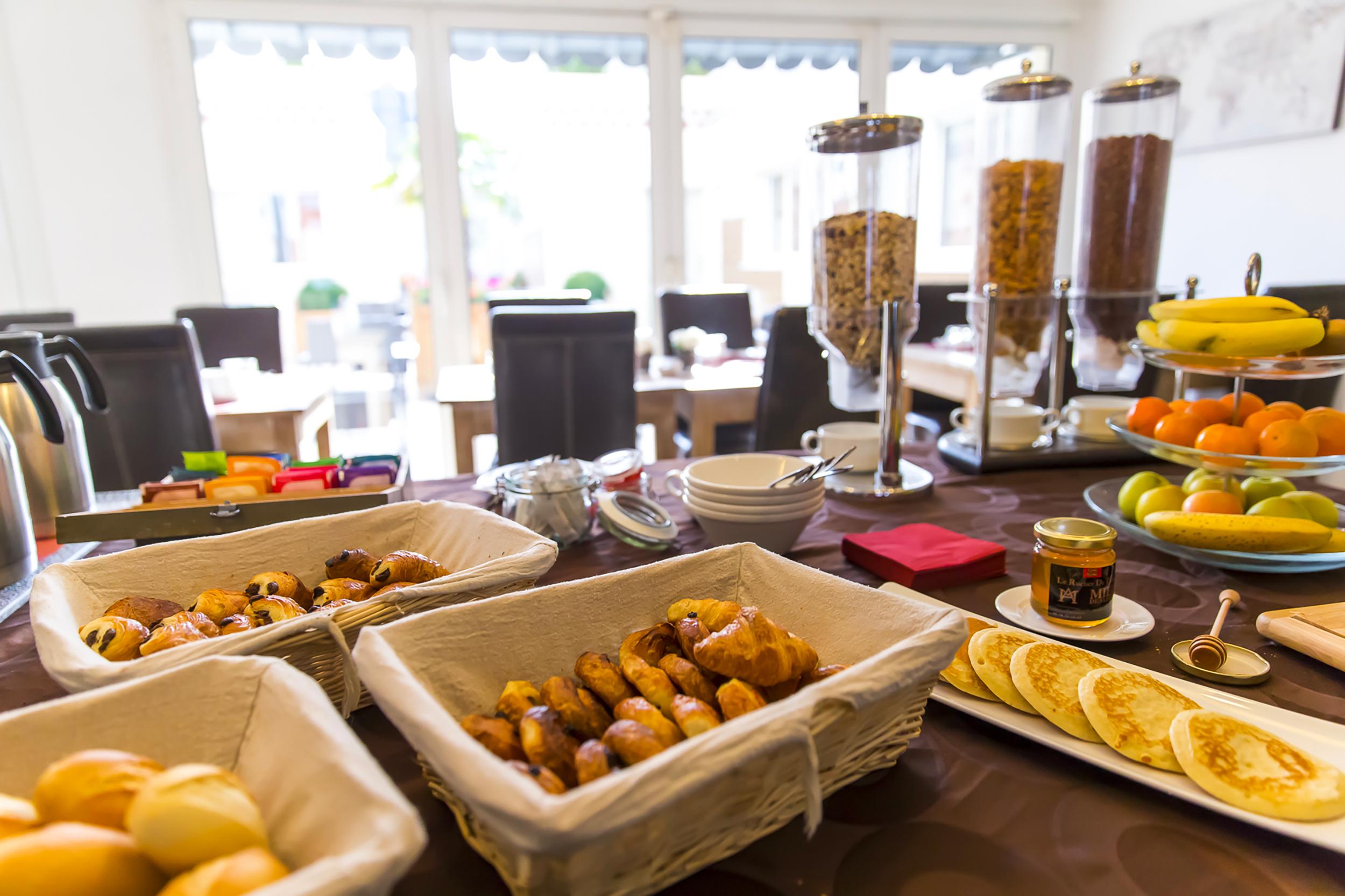 דוביל Almoria Hotel & Spa מראה חיצוני תמונה